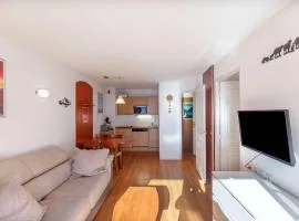 Appartement T2 pour 4 pers. avec terrasse, piscine couverte et salle de fitness, proche des pistes - FR-1-404-199