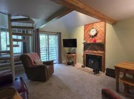 Cozy Condo Sleeps 6 Pools Hot Tub Lovely Views