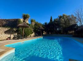 Logis Hotel Restaurant L'Esquielle, hotel em Saint-Géniès-de-Malgoirès