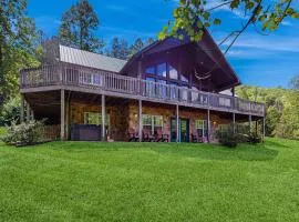 Stunning Cabin Sleep 12 Hot Tub Grill Shared Pool