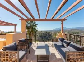 Stunning 3BR Penthouse with Sea Views
