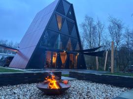 Villa Roos - new cozy location with hottub, hotel v mestu Noordwolde