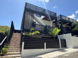 Sea View Condo, 5 Mins from UVF Intl Airport, hotel sa Morne Caillandre