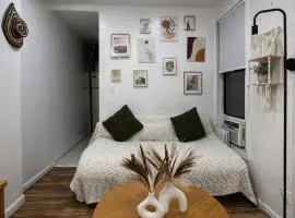 Next to Manhattan 2 Bedrooms Apartment - Subway 20 steps, Manhattan 1 Stop