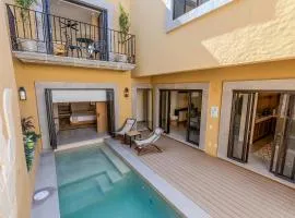 Designer Retreat in Centro Heated Pool & Views