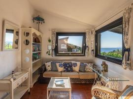 Zenith villa within walking distance of the sea, hotel i Geremèas