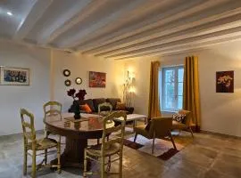 LE PETIT BRY charmante longère au pied du chateau