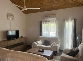 Villa Oasis avec piscine à deux pas de Saly: Gandigal şehrinde bir otel