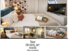 Double EnSuite Room 15 min Heathrow & 15 min London