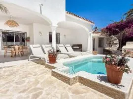 Sunny Villa & Rooftop Near Beach REMS