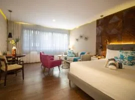 The Fives Downtown Hotel & Residences, Curio Collection by Hilton