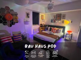 Bau Haus - 1BR for Family Retreat with PS4 & Instax, Hotel in San Fernando