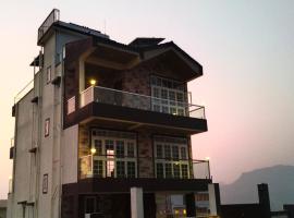 Devs Villa Amansara above the sky, Hotel in Pune