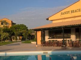 Sandy Beach Villas and Apartments, aparthotel in Svoronata