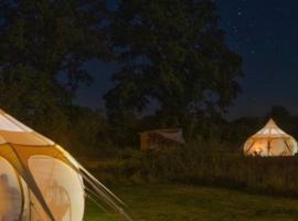 La Prairie Étoilée - Adults-only glamping under the stars, viešbutis mieste Crozon-sur-Vauvre