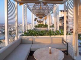 Urban Stay Grand Anukampa with Gym and Pool, hotel a Jaipur