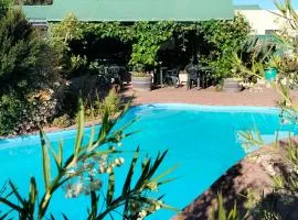 Commodore Court Motel