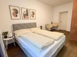 Danube Holiday Homes Citywall Apartment