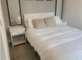 Spacious 6 Bedroom House with Ensuite Perfect for Groups