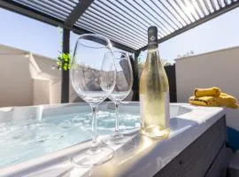 Bella Vita Outdoor Jacuzzi