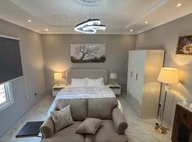 استديو جديد فاخر studio is brand new and luxurious