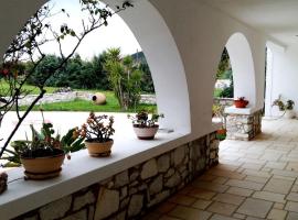 Country House near the Ancient Marble Quarry, hotel sa Maráthion