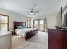 Spacious Lakeview Townhouse Sleeps 8 Deck Grill