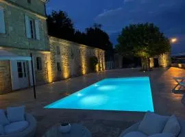 # Château viticole XVIème avec piscine chauffée # 14 personnes