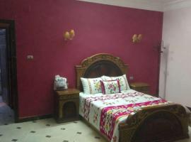 Tetas Villa, Hotel in Naj‘ al Maḩaţţah