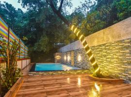 Diamond Villa - The Dream Stays ll pvt pool ll 2AcRooms ll WiFi, Hotel in Lonavla