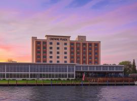 Crowne Plaza Niagara Falls NY - Riverside by IHG, khách sạn ở Niagara Falls