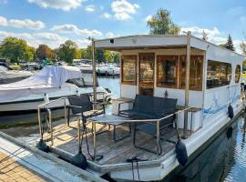 Hausboot in Berlin, festliegend im Yachthafen Schmöckwitz, mit Heizung – hotel w Berlinie