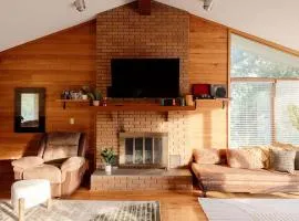 Best Location 5 Bed 4 Bath In Law Suite