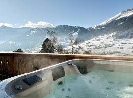 Secret Place Luxury Top Floor with Jacuzzi a Dream in Old Wood, Hotel in Lenk im Simmental