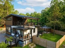 Rooftop - Hot Tub - Fenced Yard - New Construction