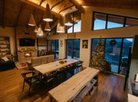 Chalet Village, hotel em Sohodol