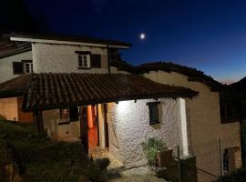 VILLA La Tana Del Lupo, Hotel in Cornalba