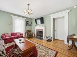 Spacious Victorian Retreat in Downtown Wolfeboro