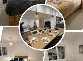 Luxury House, Great Location in Redditch - Contractors - Families - Groups - Relocators - Sleeps 9