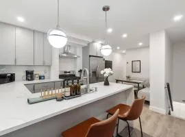 Cozy 1BR level apartment w patio & workstation