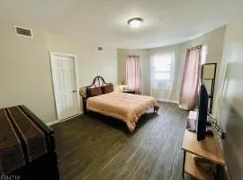 Private Apartments with Parking 30 min from NYC