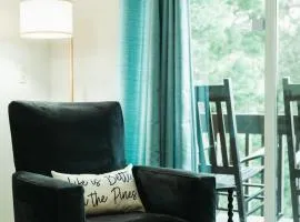 Three Little Pines Condo 2BD 2BA with Seasonal Pool Close to Village and Pinehurst Resort