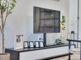 A Fresh, Relaxing Oasis Near Monrovia Canyon Park