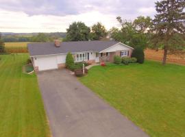 Cozy Home In The Middle Of Amish Country, khách sạn ở Ronks