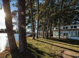 The Pines of Three Lakes, hotel en Eagle River