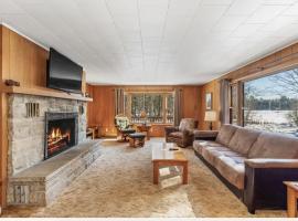 Eagle Villa At Otter Cove, hotel v mestu Eagle River