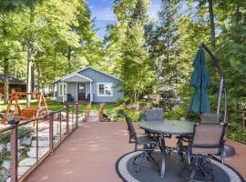 The Guest Cabin Holiday Home, hotel em Three Lakes