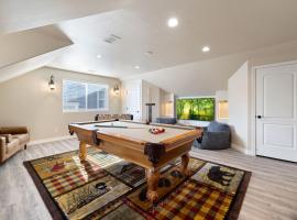 NEW 5 bedroom Family Oasis with Game Room, Near Downtown, ξενοδοχείο στο Φλάγκσταφ