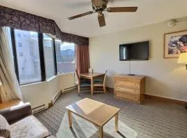 Pet Friendly Suite with Ski In-Out Pool Hot Tub