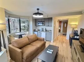 Modern Suite Pool Hot Tub Mountain View